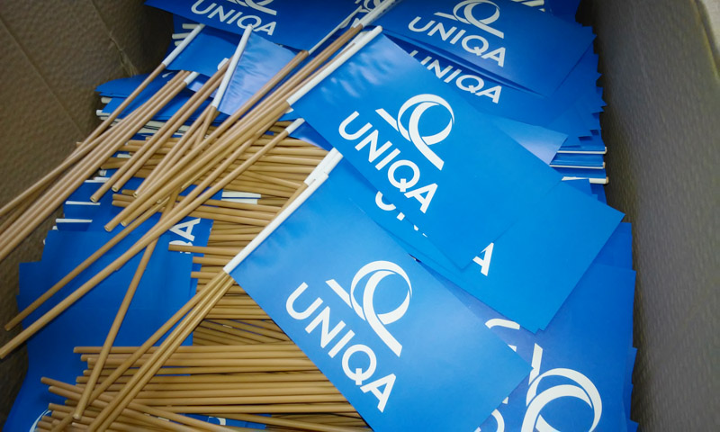 Zastavice za mahanje Uniqa